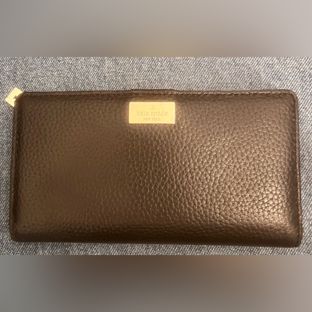 Kate Spade Black Wallet priced right. Darcy bi-fold. Pre-loved.
